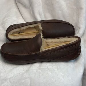Brand New in Box UGG Men Ascot Leather Slippers Size 17 Color Chia Tea